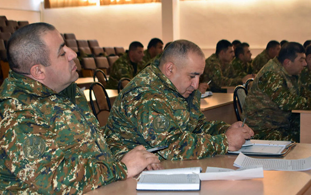 ermenistanda-bezi-generallar-pasinyanin-istefasi-telebine-qosulmayib