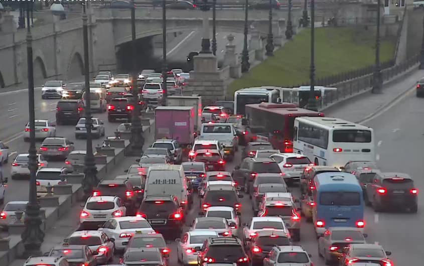 bakida-bu-erazilerde-tixac-var-marsrutlar-gecikir