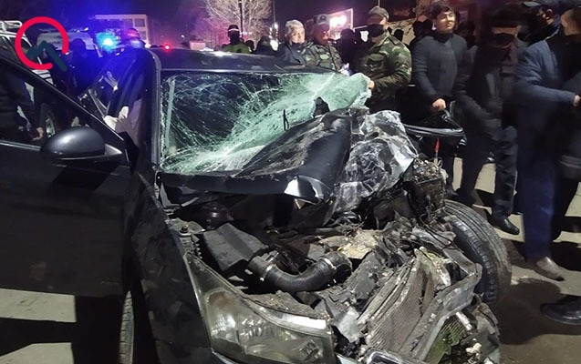 gencede-avtobus-minik-masini-ile-toqqusdu-yaralilar-var