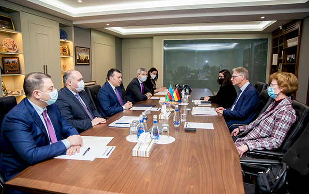 sahil-babayev-alman-sefirle-gorusdu