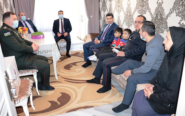 naftalanda-sehid-aileleri-ve-qazilere-novruz-bayrami-ziyareti