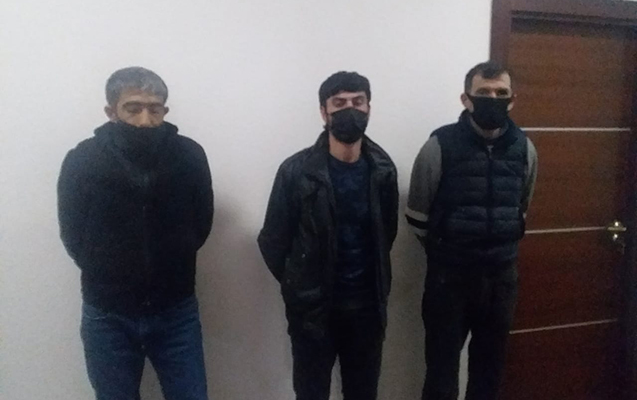 narkotik-alvercisinin-evinden-tapanca-ve-xencer-tapildi