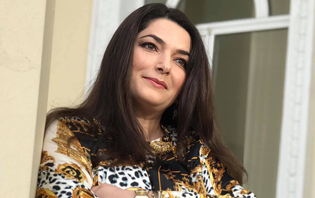 taninmis-jurnalist-atv-rehberinin-musaviri-oldu