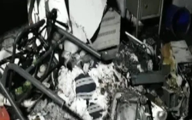 hindistanda-koronavirus-xesteleri-yanaraq-oldu