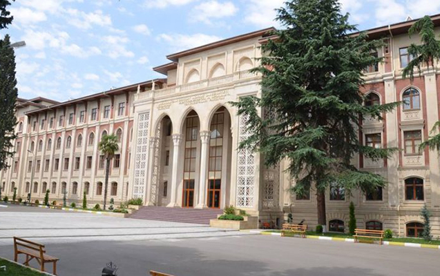 aqrar-universitetin-statusu-deyisdirildi