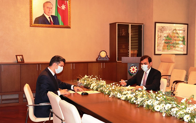 naftalanda-deputatla-icra-bascisi-onlayn-qebul-kecirdi