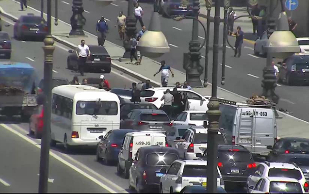 prospektdeki-qeza-tixac-yaratdi