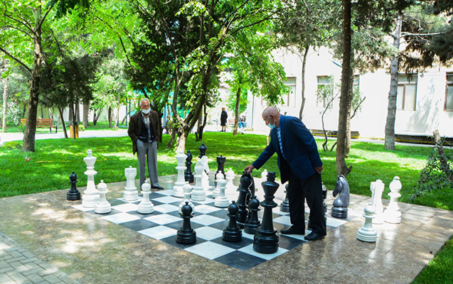 xetai-rayonunda-daha-bir-park-yeniden-quruldu