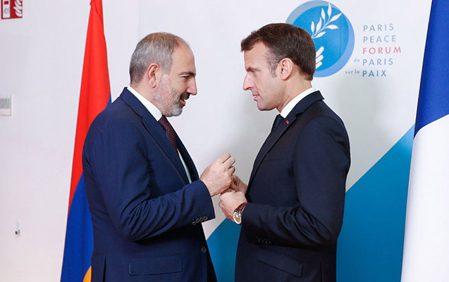 pasinyan-makronu-ermenistana-devet-etdi