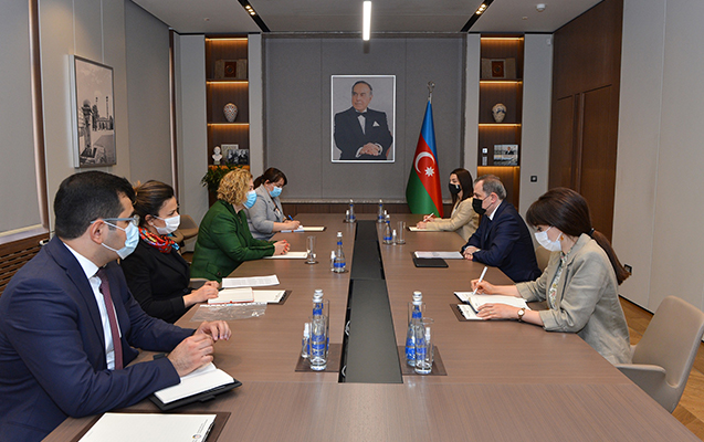 azerbaycanla-ust-arasinda-emekdasliq-meseleleri-muzakire-olunub