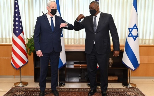 pentaqon-rehberi-israilli-hemkari-ile-gorusub