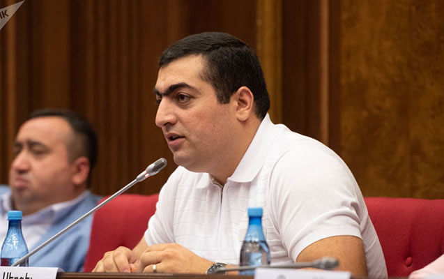 pasinyanin-partiyasindan-olan-deputat-mandatindan-imtina-etdi