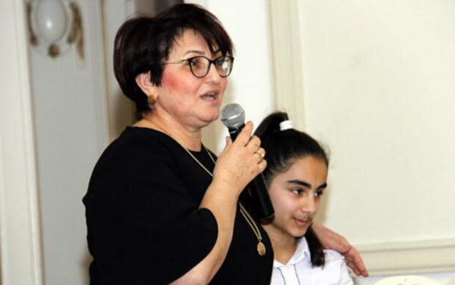 bakida-mekteb-direktoru-isden-cixarildi
