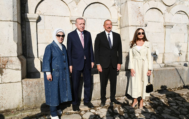 azerbaycan-ve-turkiye-prezidentleri-xan-qizi-bulaginda