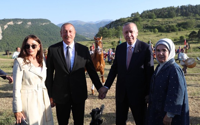 erdogandan-azerbaycana-seferi-ile-bagli-paylasim