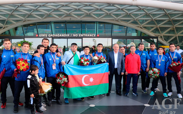 avropa-cempionu-olan-millimiz-vetene-qayitdi