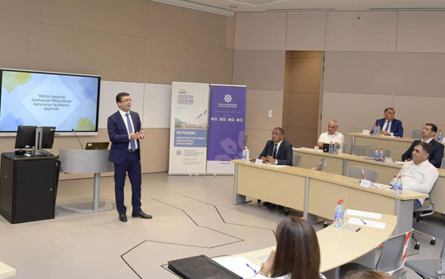 seminarlarda-dovletin-muasir-media-haqda-vizionu-izah-edilir