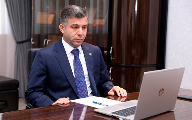 azeriqaz-rehberliyi-onlayn-vetendas-qebulu-kecirdi