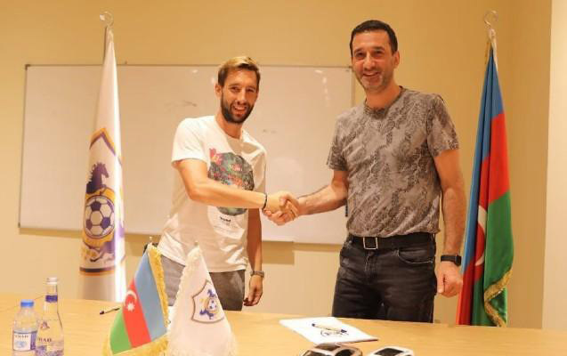 ozobic-qarabagda-qaldi