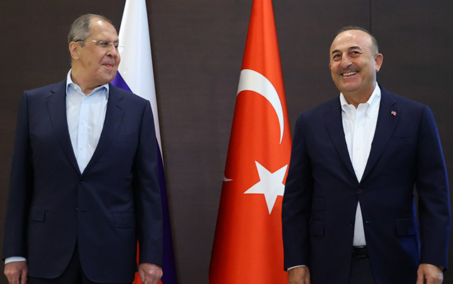 lavrovun-zarafati-cavusoglunu-guldurdu