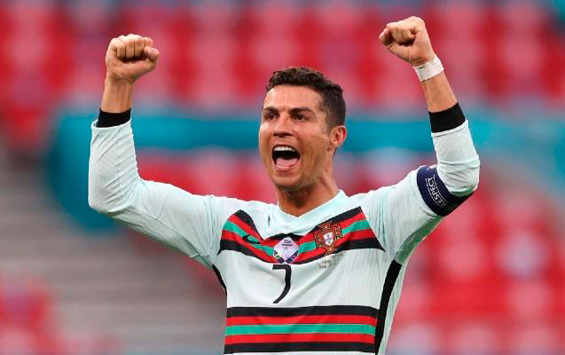 ronaldo-instaqramda-bir-reklamdan-16-milyon-dollar-qazanir