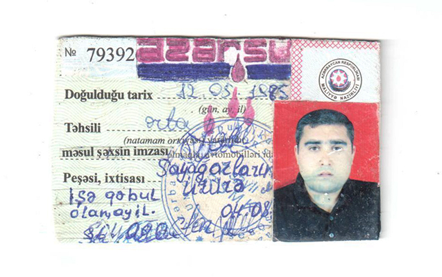ozunu-azersu-emekdasi-kimi-tanidib-pul-teleb-eden-sexs-axtarilir