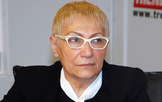 dogmalari-gece-novbesinde-olan-yuzlerle-neftci-ailesi-heyecan-kecirib