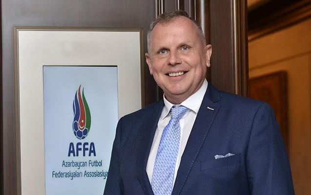 affa-resmisi-mahir-emrelinin-komandasinin-oyununda