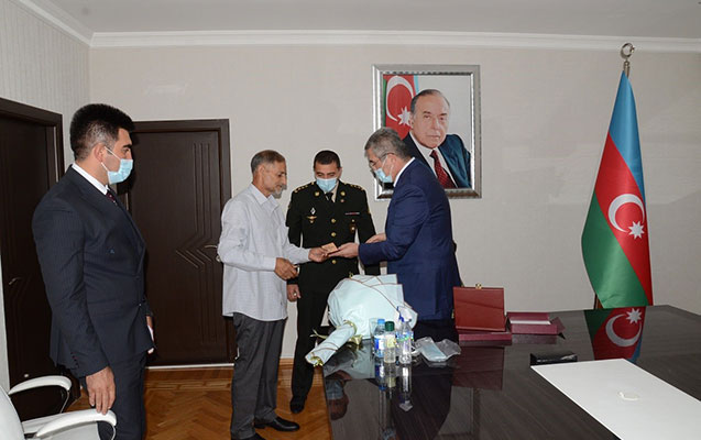 kapitan-resad-abdullayevin-medali-ailesine-teqdim-edildi