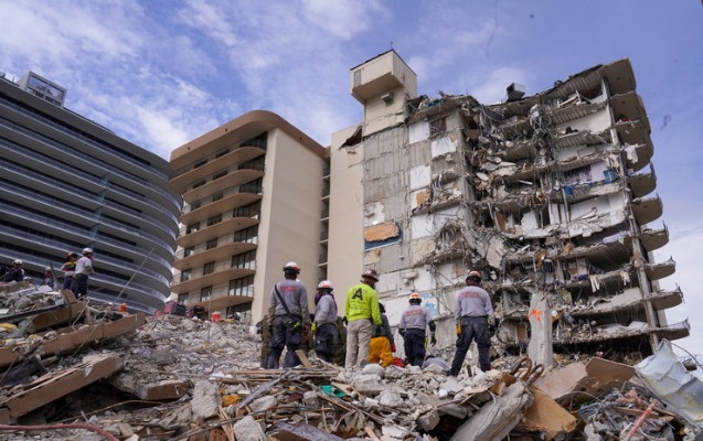 abs-da-binanin-cokmesi-neticesinde-olenlerin-sayi-50-ni-otdu