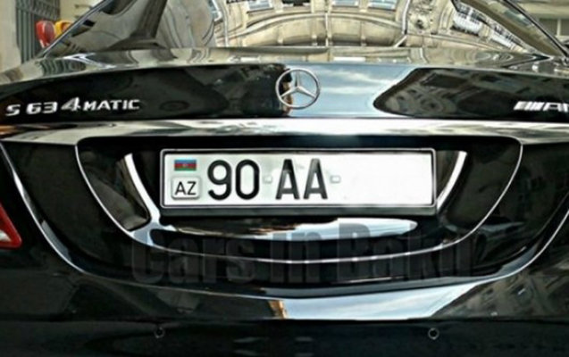 azerbaycanda-memurlarin-bahali-masin-xesteliyi