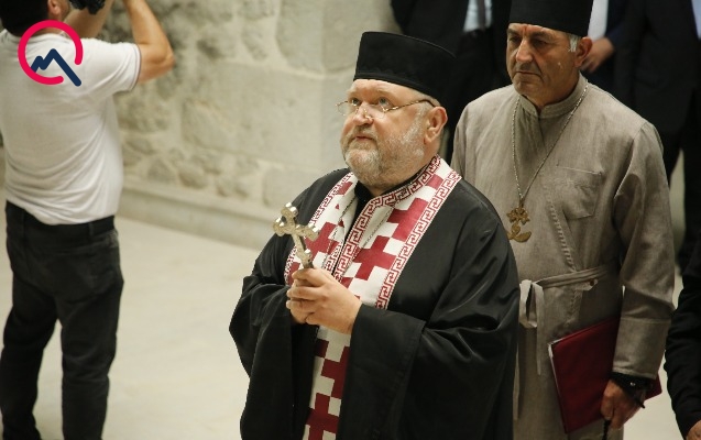 susa-torpagi-usaq-sesleri-ve-gulusu-ile-dolsun