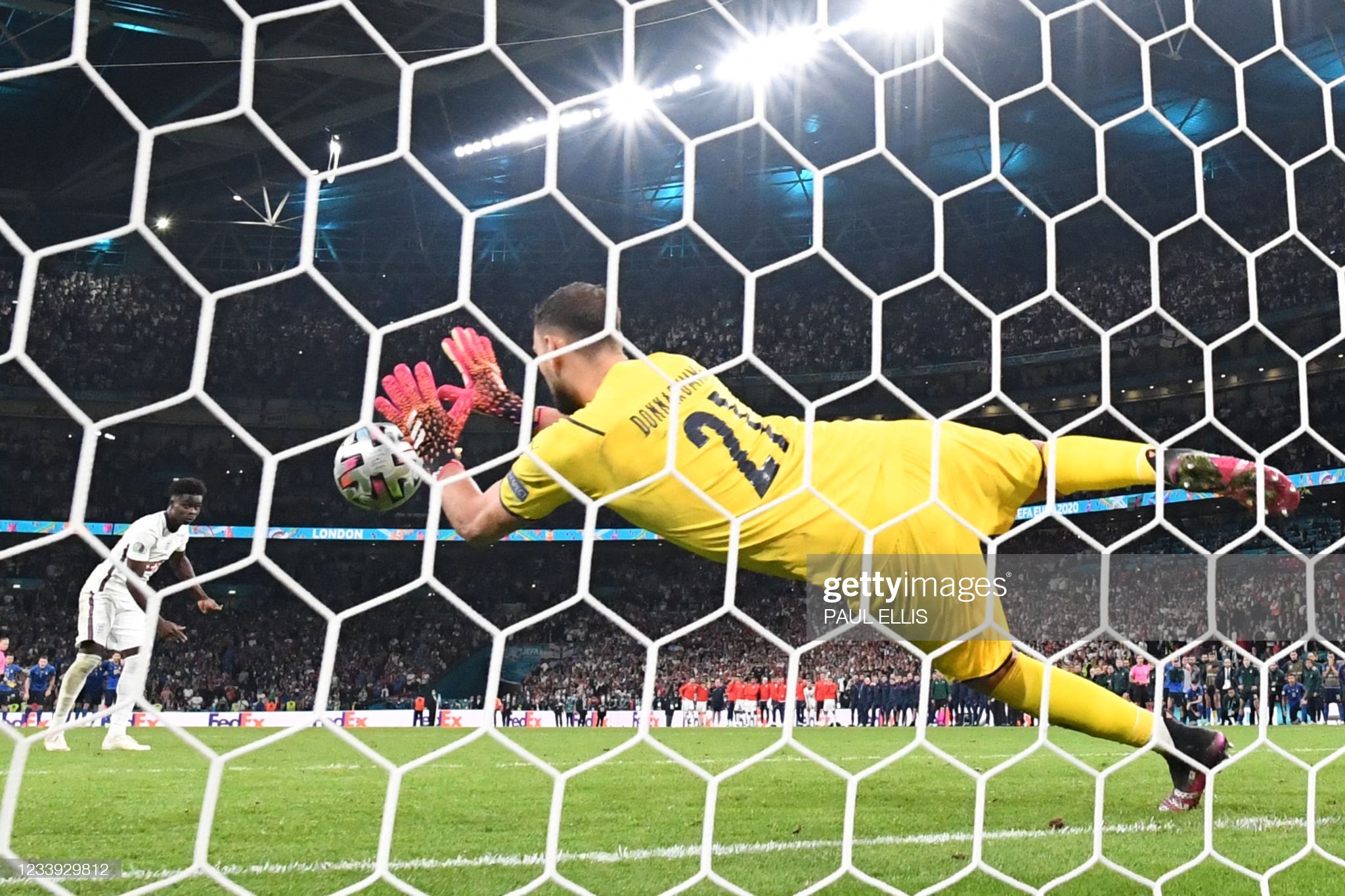 penaltilerle-gelen-cempionluq