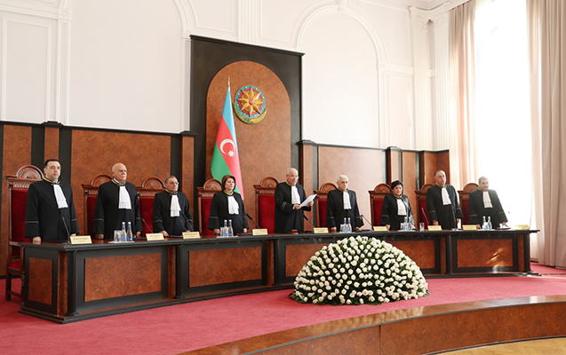 qadagan-olunsa-da-hakim-konstitusiya-mehkemesinin-qerarini-deyisdi