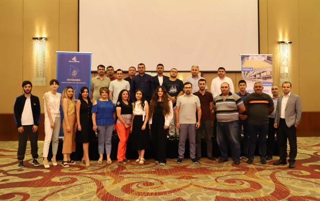 avrora-qrup-jurnalistler-ucun-telim-teskil-edib