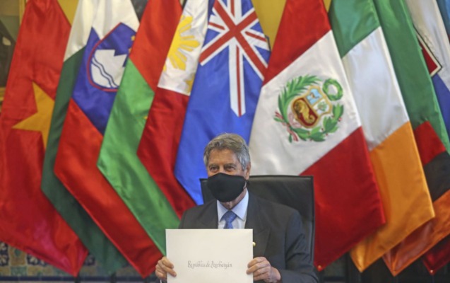 peru-prezidenti-sefirimizin-etimadnamesini-qebul-etdi