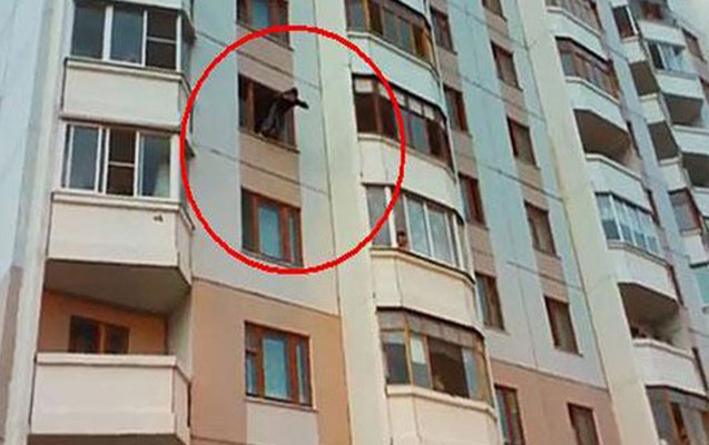 binadan-yixilan-17-yasli-oglan-xestexanada-oldu