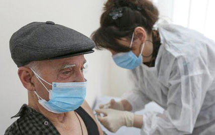 nazirlik-vaksinlesmenin-neticesi-ile-bagli-melumat-yaydi