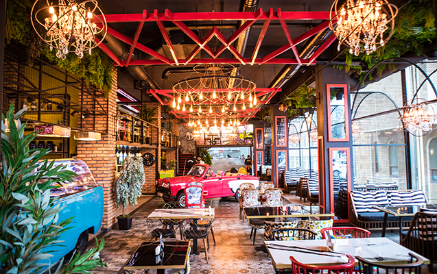 kolorit-ve-bir-nece-kafe-cerimelendi