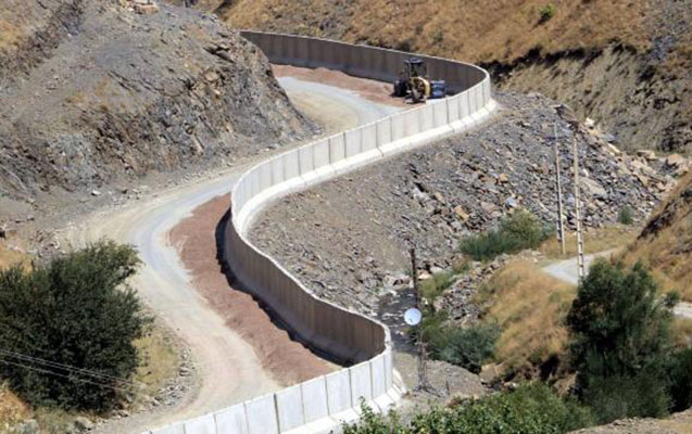 Türkiyə-İran sərhədində 43 km uzunluğunda divar hörüldü