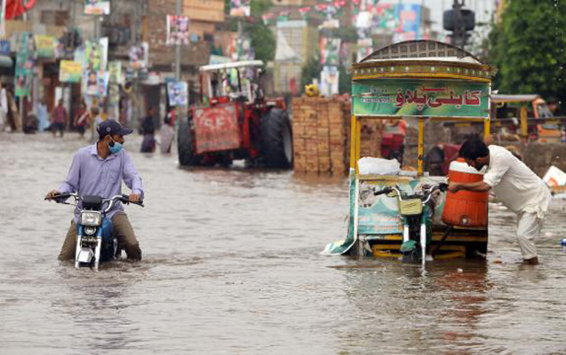 pakistanda-sel-uc-usagin-olumune-sebeb-oldu-30-yarali