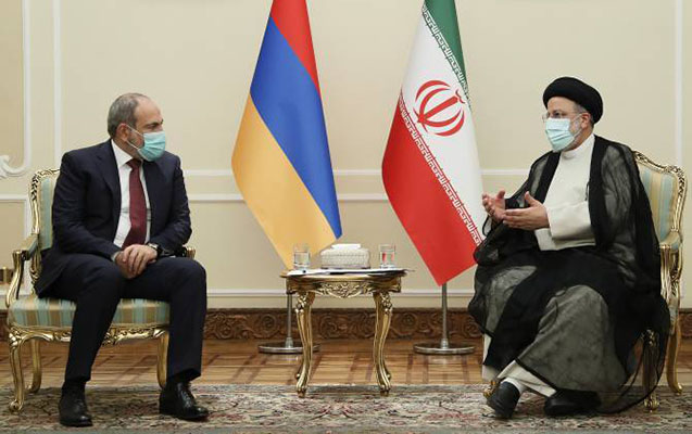 İran Prezidenti Paşinyanla görüşdü