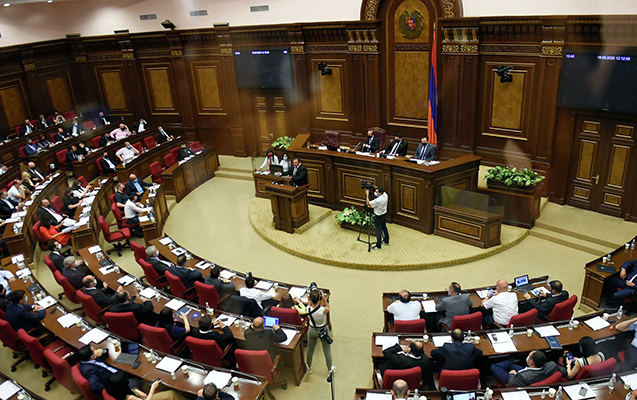 ermenistanin-yeni-prezidenti-martda-secilecek