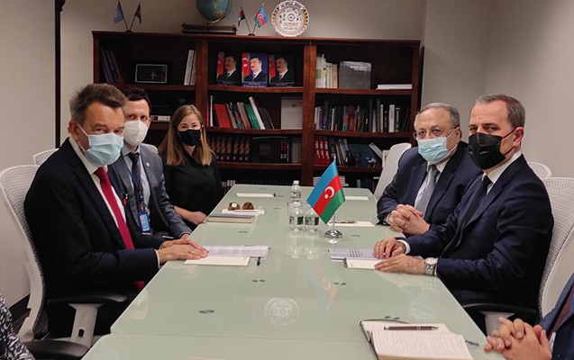bqxk-prezidenti-azerbaycanla-emekdasliqdan-danisdi