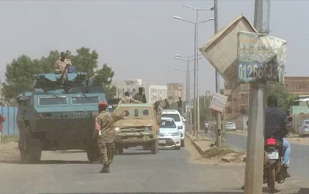 Sudanda hərbçilər nazirləri saxladılar, paytaxta giriş bağlandı