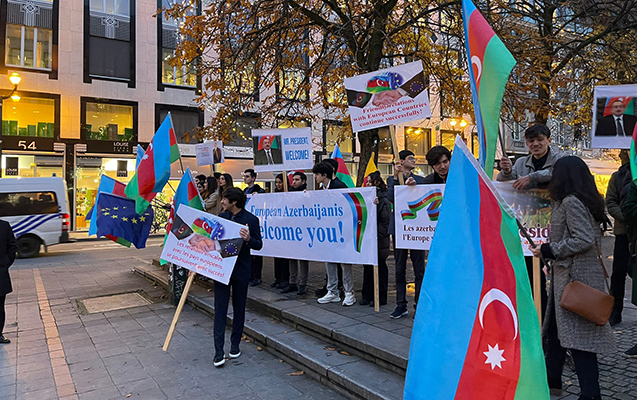 Avropadakı azərbaycanlılar İlham Əliyevi qarşılamağa çıxdılar