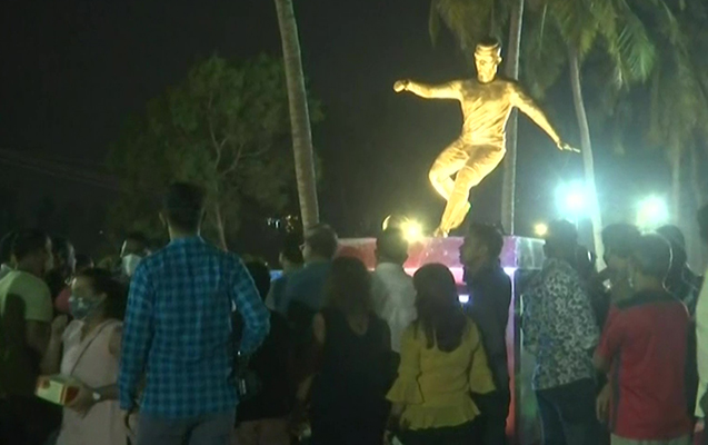 Ronaldonun Hindistandakı heykəli etirazla qarşılandı