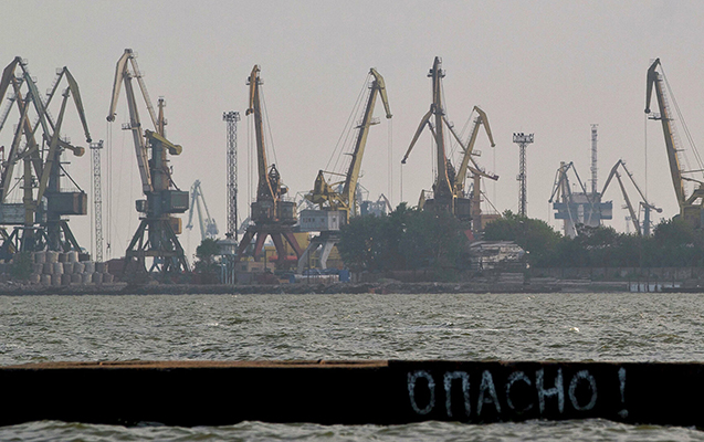ukrayna-limanlarini-rusiya-gemileri-ucun-bagladi
