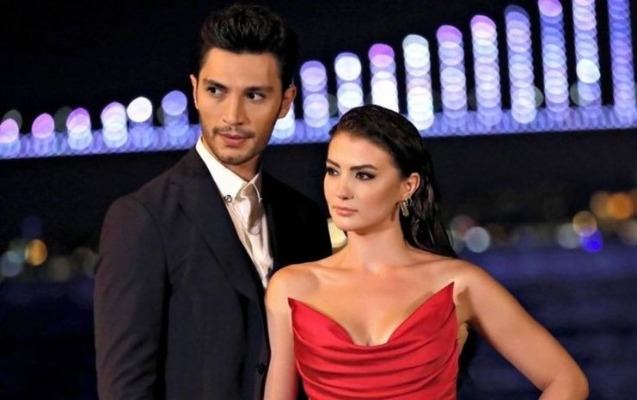 meshur-serialin-ulduzlari-sevgilidir