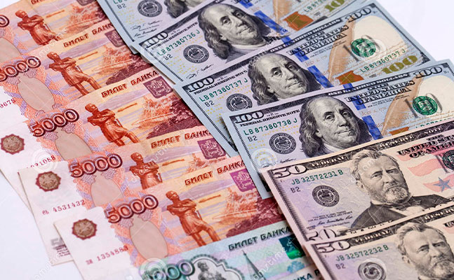 Moskva birjasında dolların məzənnəsi 58 rubldan aşağı düşdü